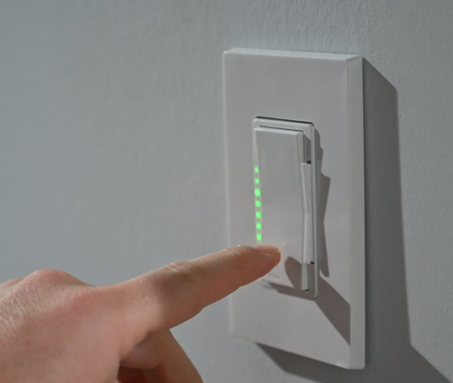 leviton decora dimmer
